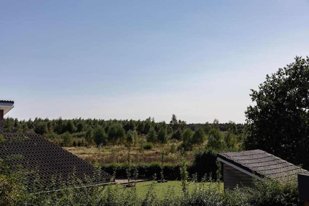 Vakantiehuis Eikzicht Gelegen Aan Het Bos Elsloo  Экстерьер фото